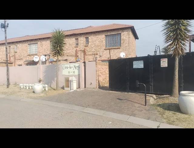 2 BEDROOM APARTMENT FOR SALE IN EIKE PARK